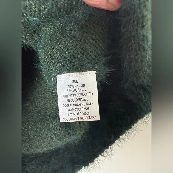 Cotton Candy La Cropped Fuzzy Hunter Green Top - Picture 4 of 4